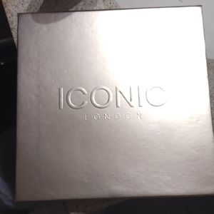 Iconic London eyeshadow palette